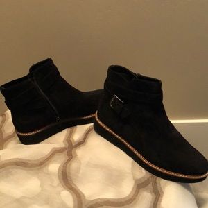 Naturalizer Black Suede ankle bootie size 8